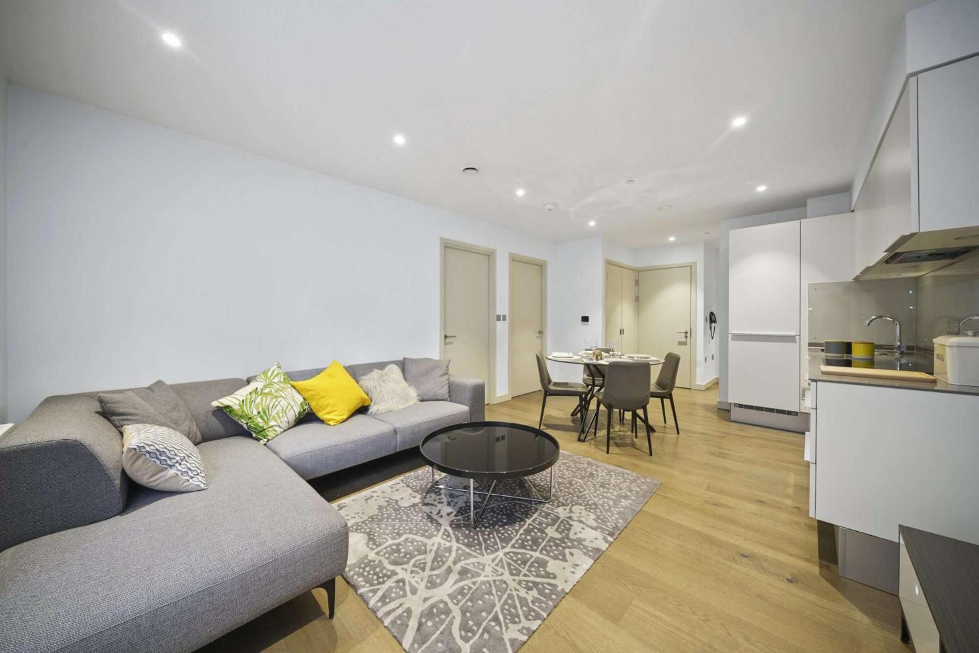 Stephs Lovely 4 Bedroom Apartment