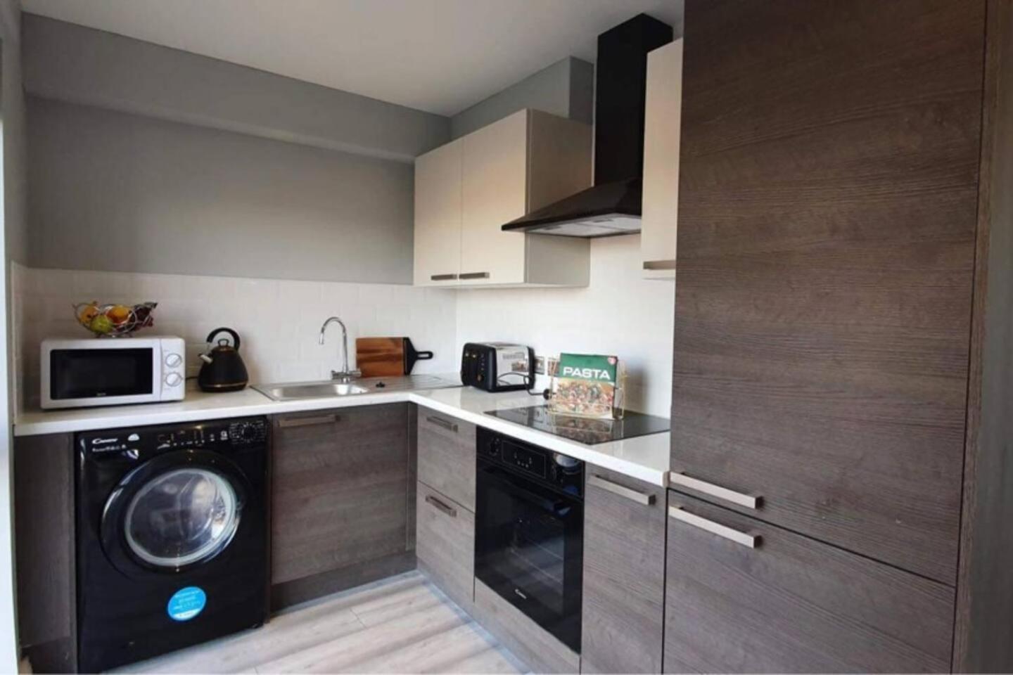 Inviting 1-bed In The Heart Of * Sheffield