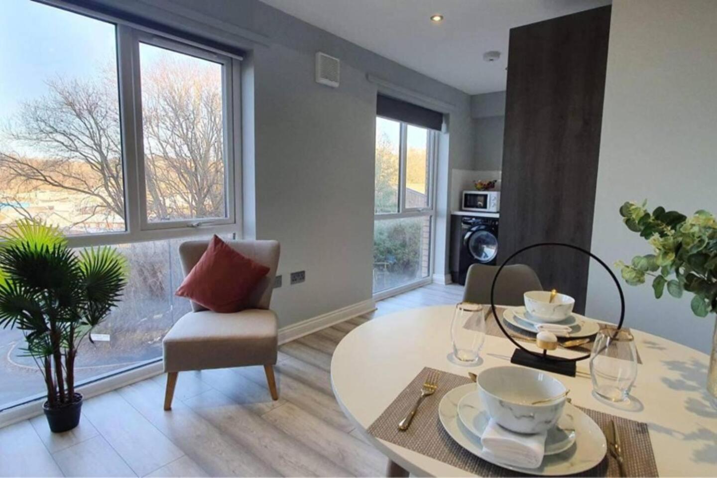 Apartment Inviting 1-bed In The Heart Of *