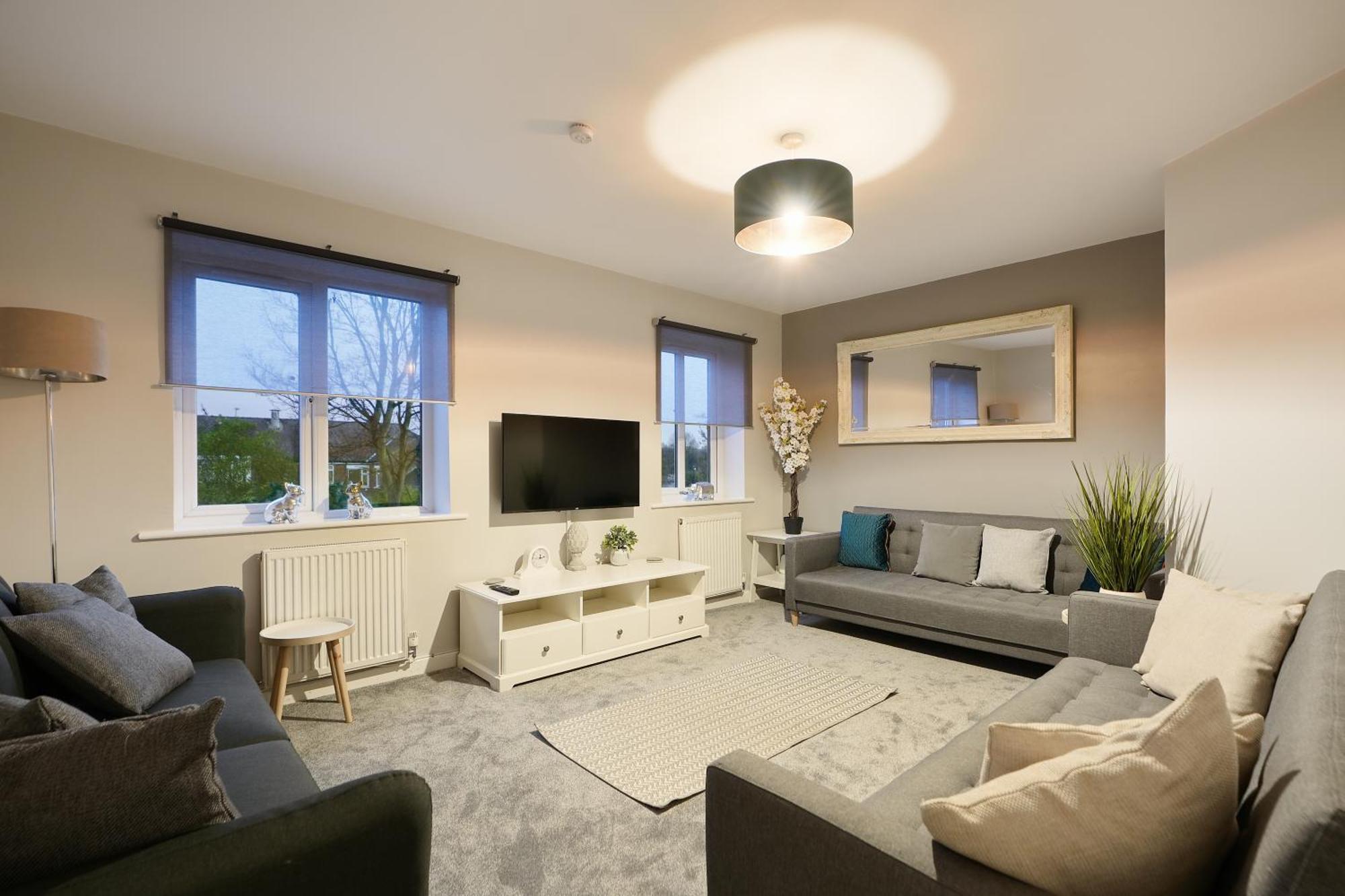 Richmond House - 5 Bed House That Sleeps 10, Great For Workers & Groups, Netflix & Free Parking - Hosted By Host Save