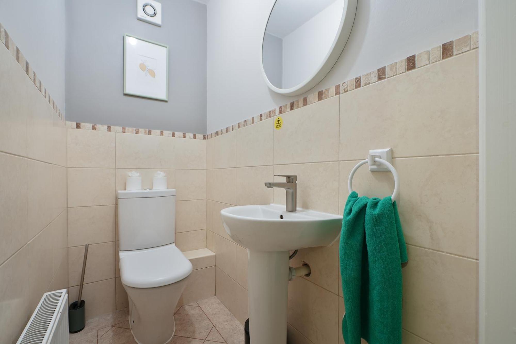 Holiday home Richmond House - 5 Bed House That Sleeps 10, Great For Workers & Groups, Netflix & Free Parking - Hosted By Host Save Sheffield