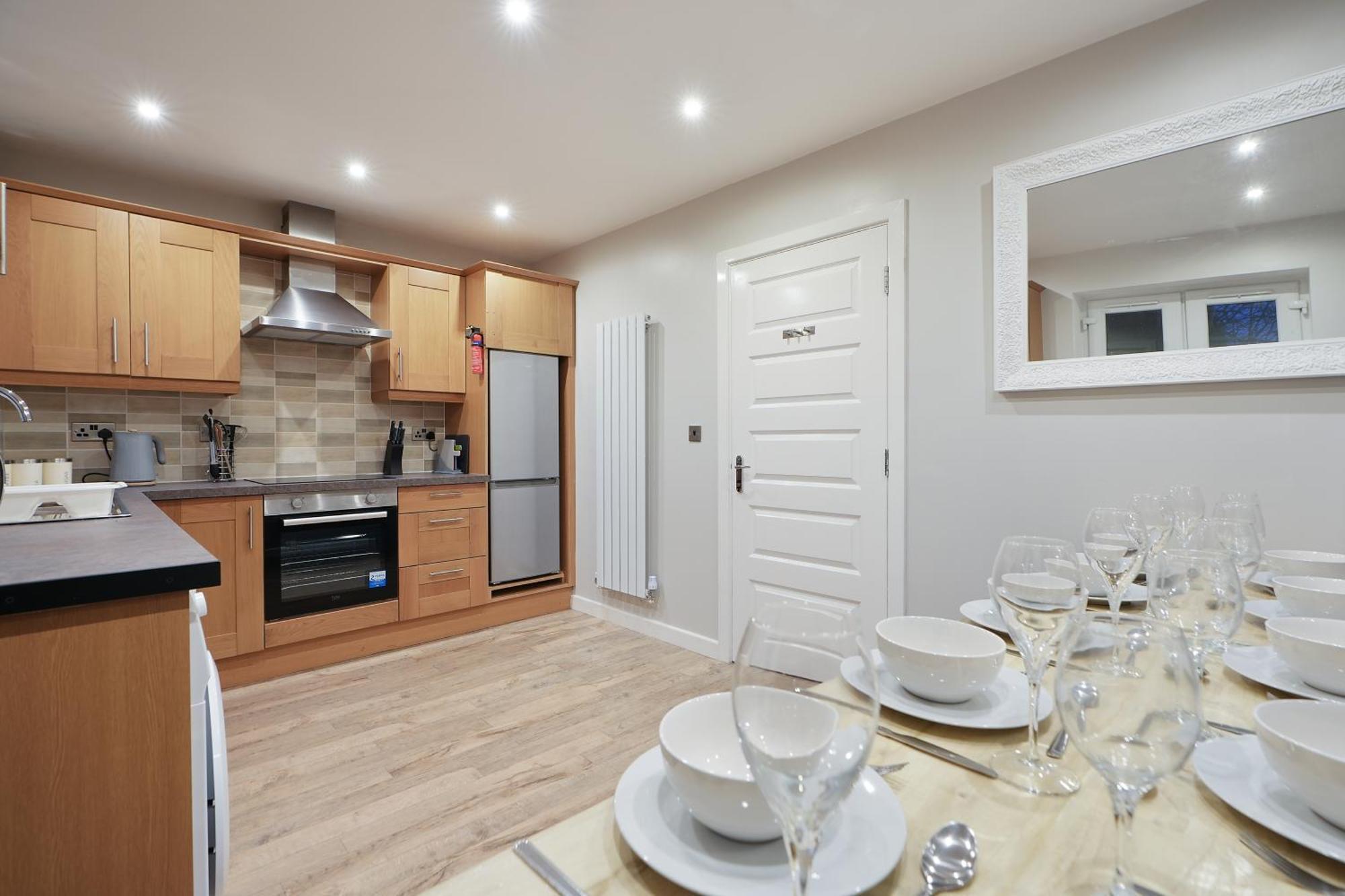 Richmond House - 5 Bed House That Sleeps 10, Great For Workers & Groups, Netflix & Free Parking - Hosted By Host Save Holiday home
