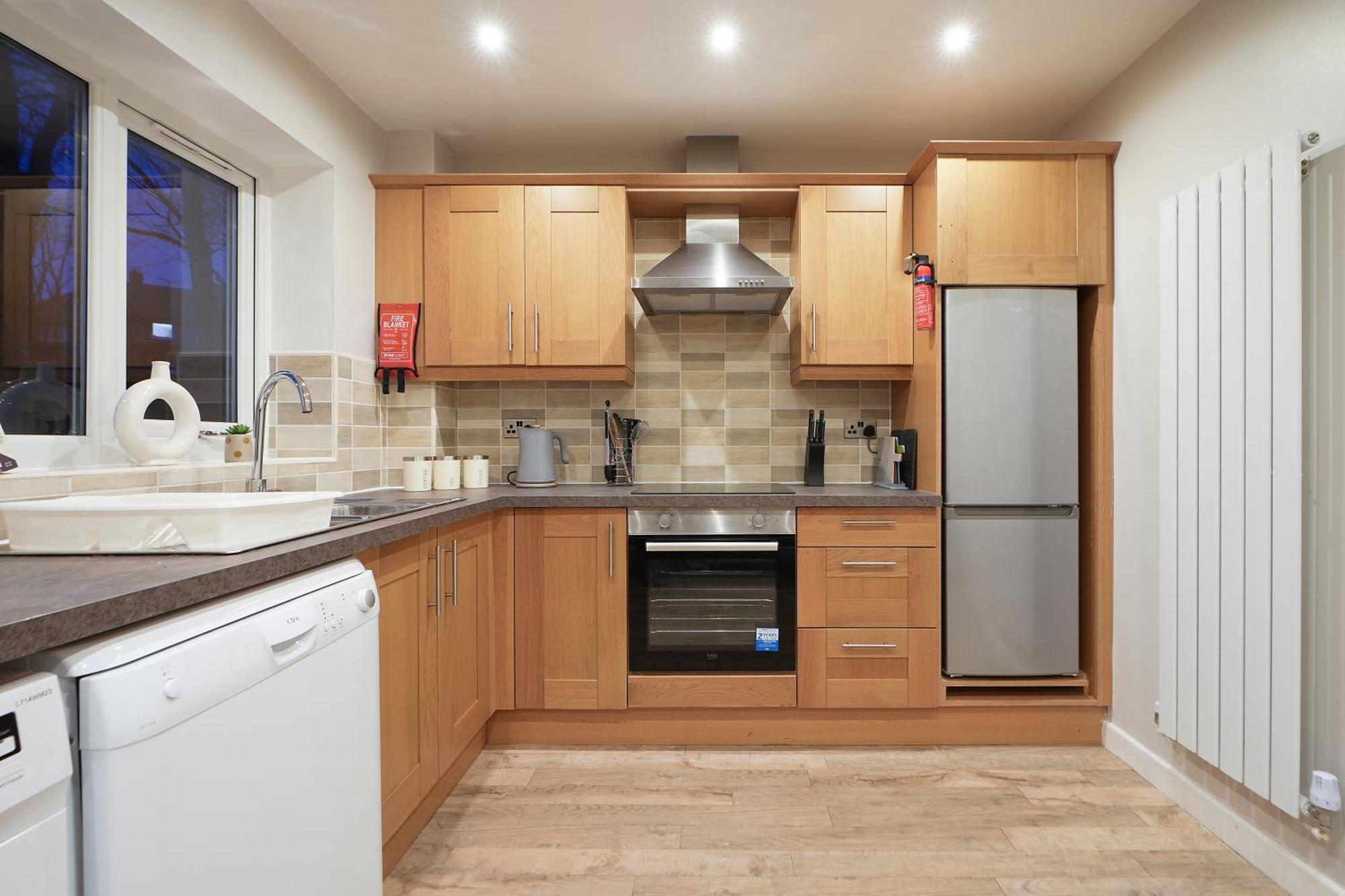 Richmond House - 5 Bed House That Sleeps 10, Great For Workers & Groups, Netflix & Free Parking - Hosted By Host Save Holiday home Sheffield