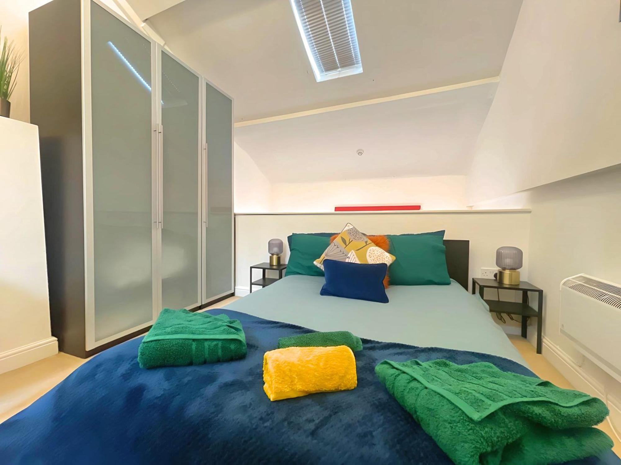Apartment Vibrant Loft In Grade Ii Listed Georgian Building