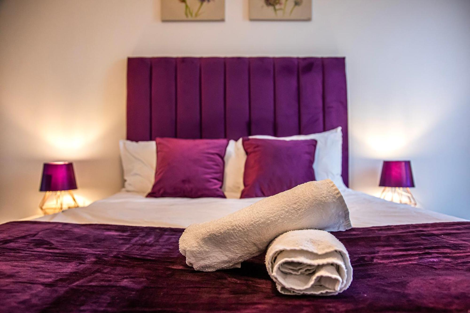 Stylish 2 Bed 104 - Centre, Free Parking, Coffee Machine & Netflix - Hosted By Host Save * Sheffield