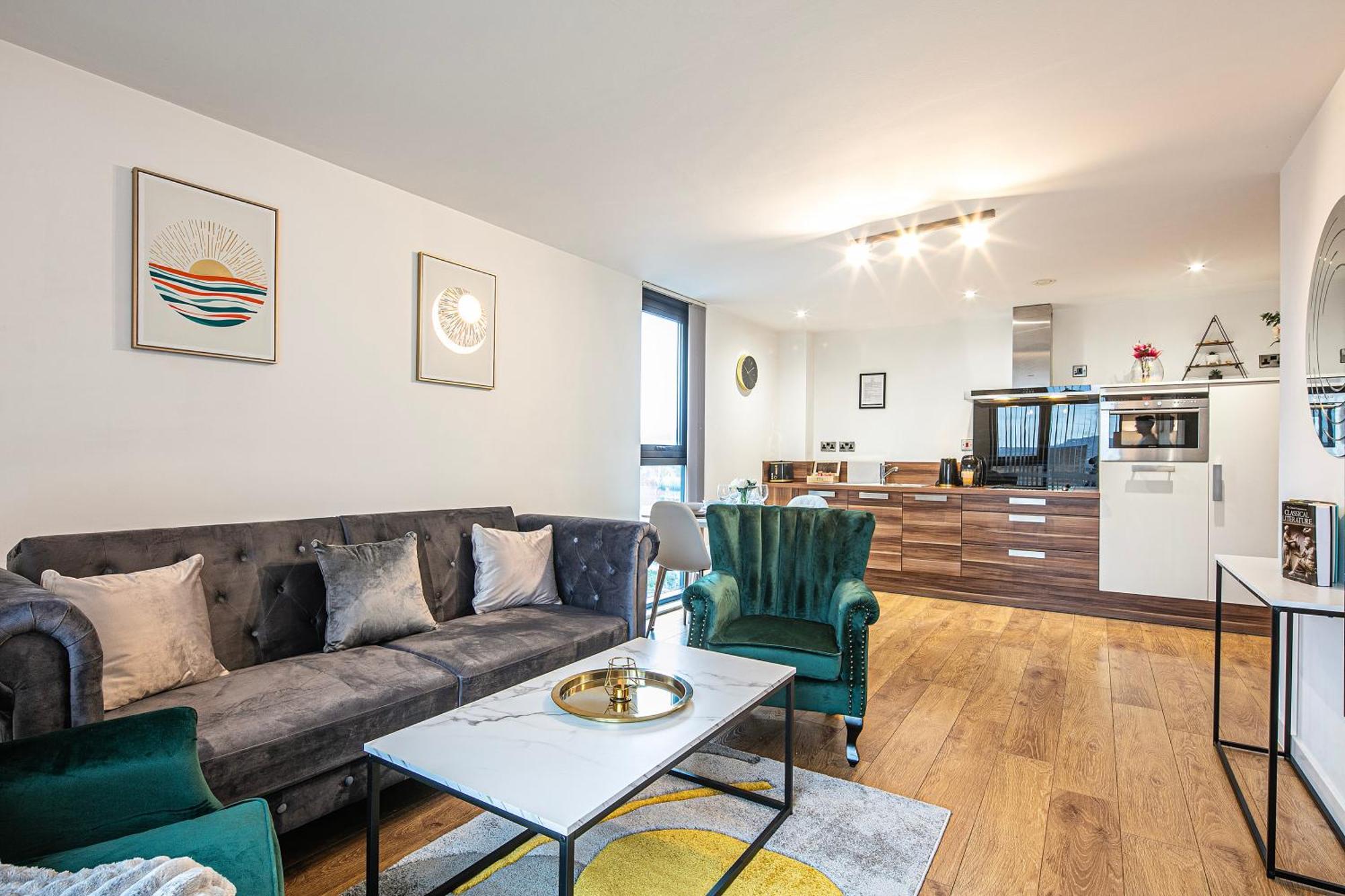 Stylish 2 Bed 104 - Centre, Free Parking, Coffee Machine & Netflix - Hosted By Host Save