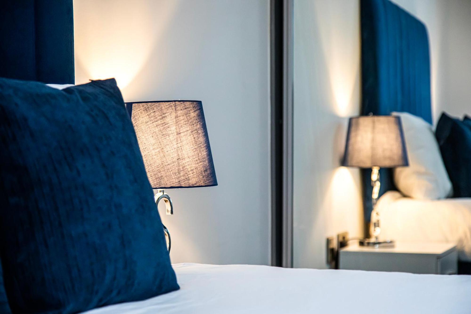 Stylish 2 Bed 104 - Centre, Free Parking, Coffee Machine & Netflix - Hosted By Host Save * Sheffield