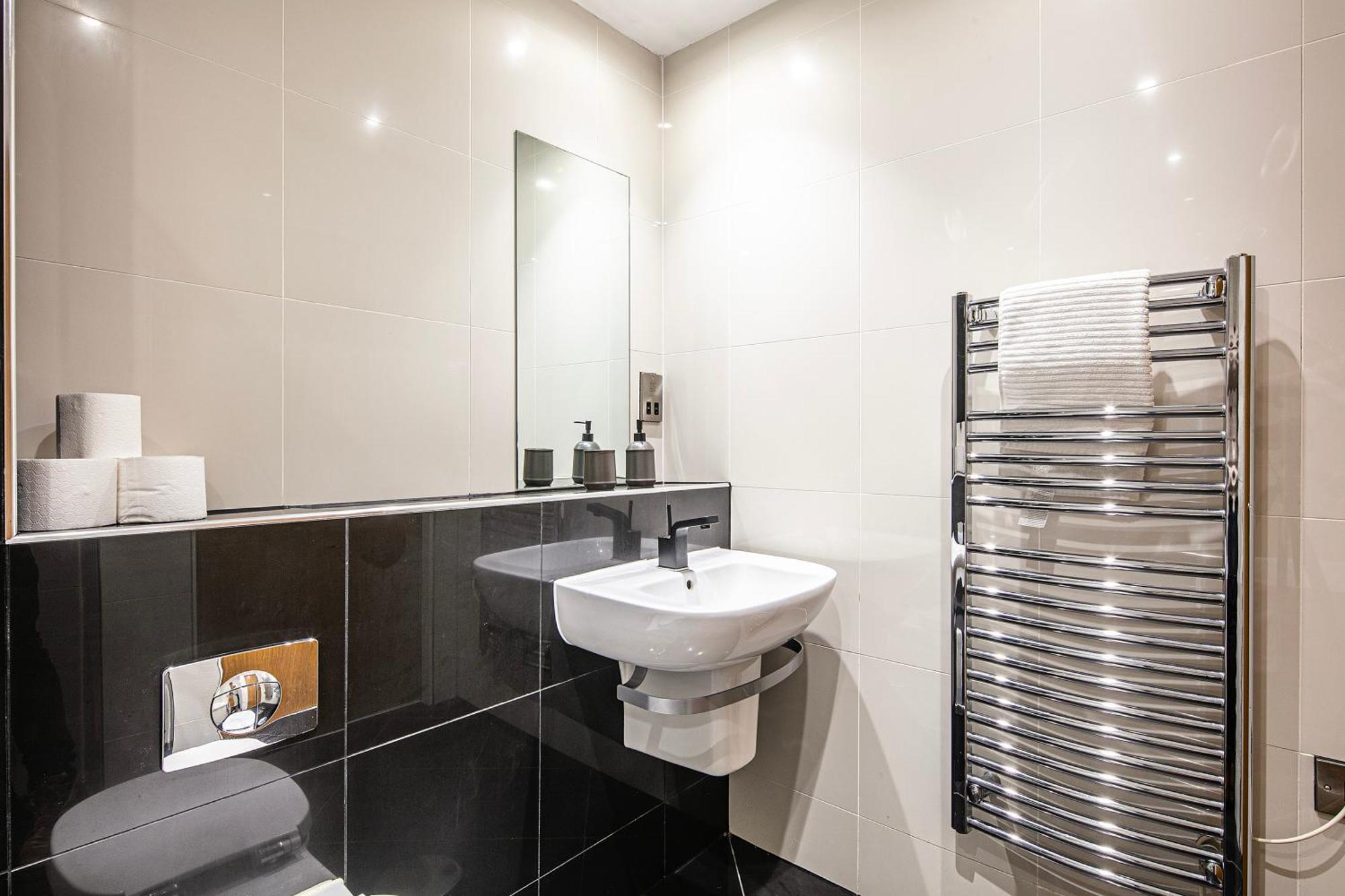 Apartment Stylish 2 Bed 104 - Centre, Free Parking, Coffee Machine & Netflix - Hosted By Host Save Sheffield