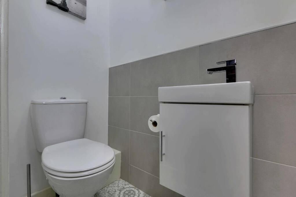 Apartamento Modern Studio - Vibrant Abbeydale Rd, Free Parking, Pet Friendly, Netflix