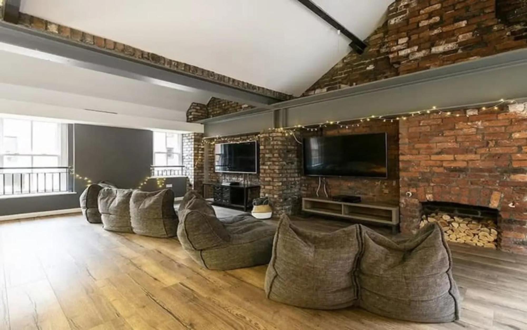Cosy And Modern And Private Ensuites At 3 Located Near The Of Sheffield