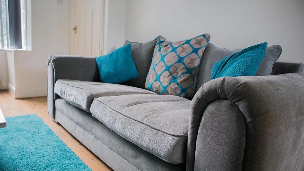 Holiday home Hilltop Place , Parkway M1 J33 Sheffield
