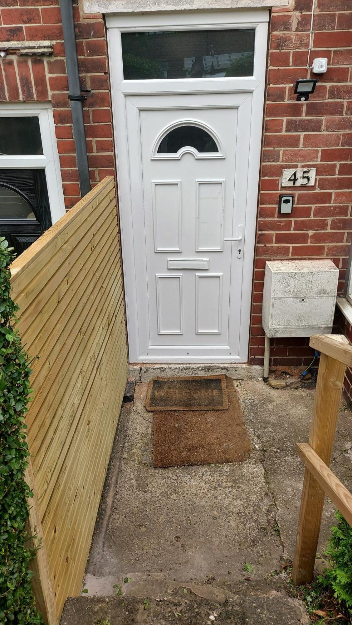 Hilltop Place , Parkway M1 J33 Holiday home *