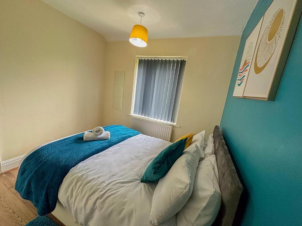 Holiday home Hilltop Place , Parkway M1 J33