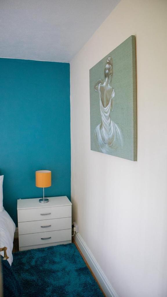 Holiday home Hilltop Place , Parkway M1 J33 Sheffield