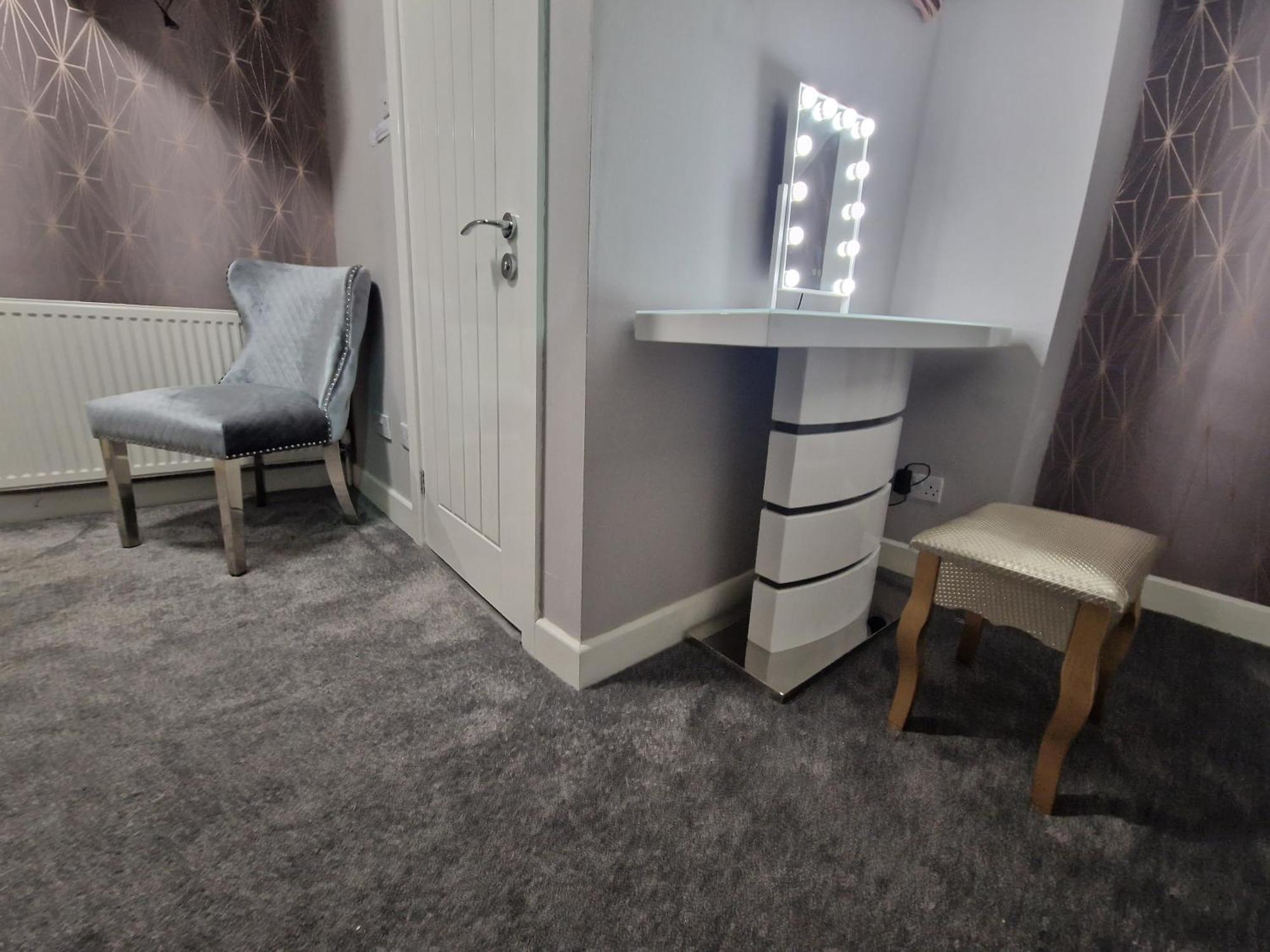 Highfields Living - Ensuite- Free Wifi- Free Local Parking Guest house