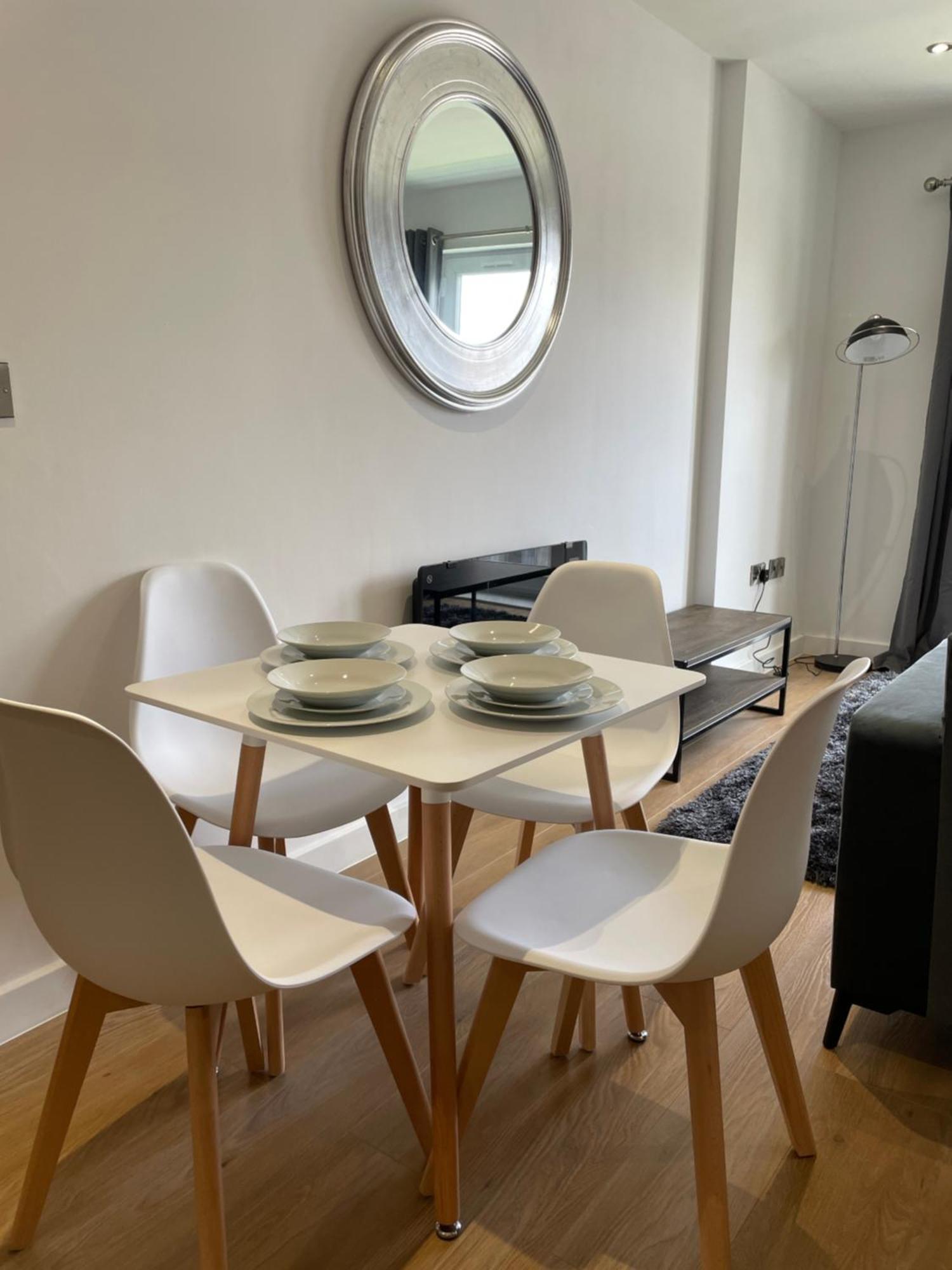 Stylish And Modern 2br With Parking Apartment