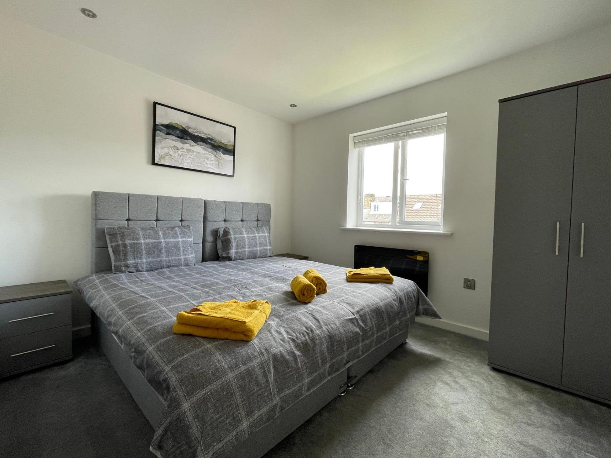 Stylish And Modern 2br With Parking