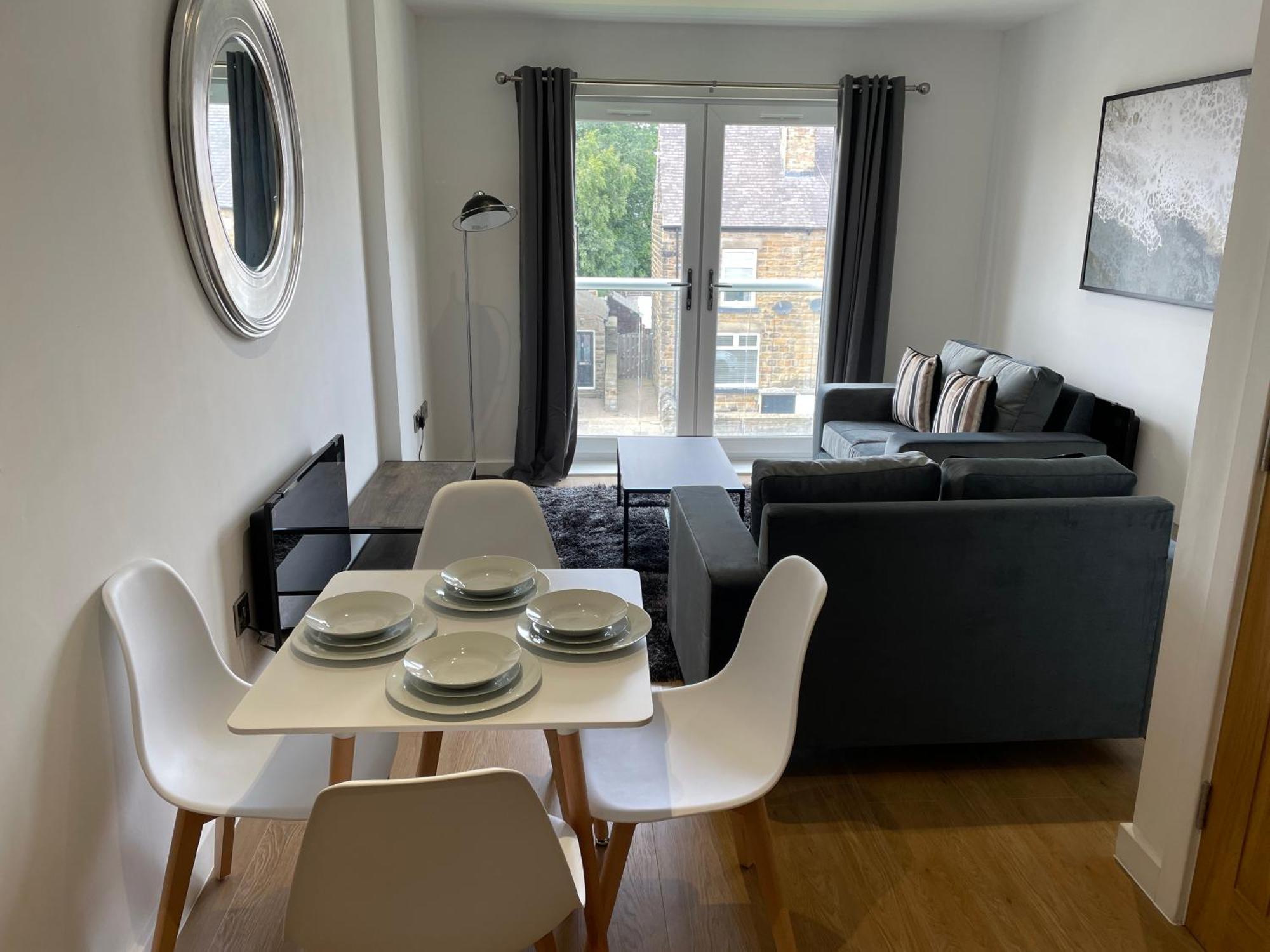 Stylish And Modern 2br With Parking Sheffield