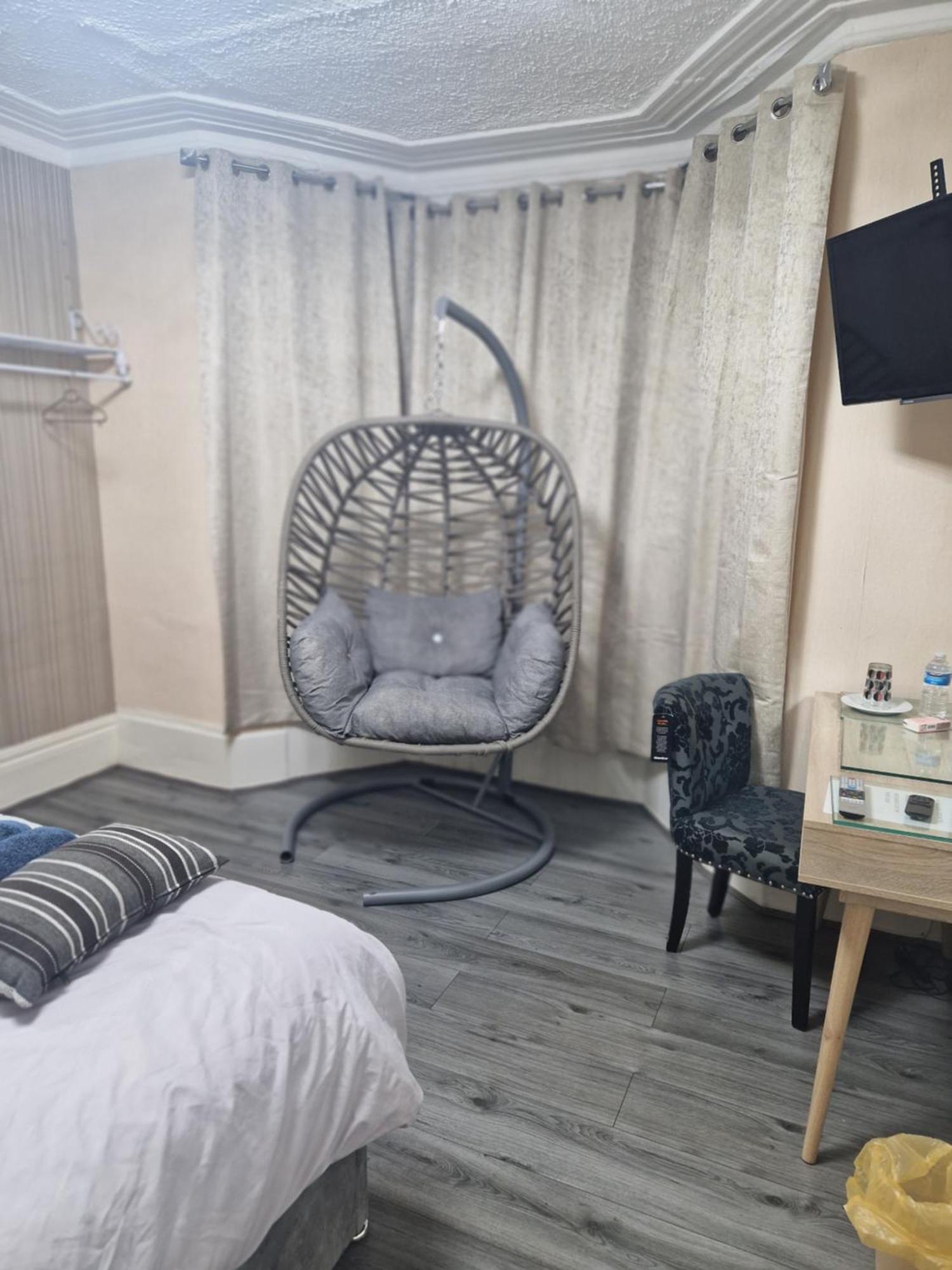 Guest house Highfields House - Free Wifi - Free Local Parking