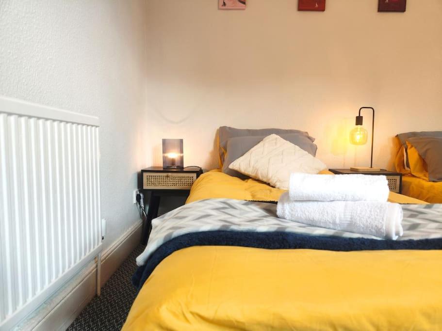 Elite Living - Centre Accommodates Up To 5 Apartment Sheffield