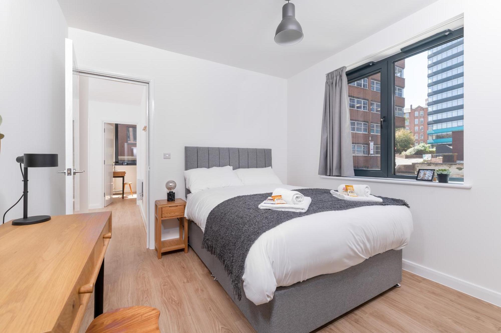 123 Queen Street - Crowd Luxury