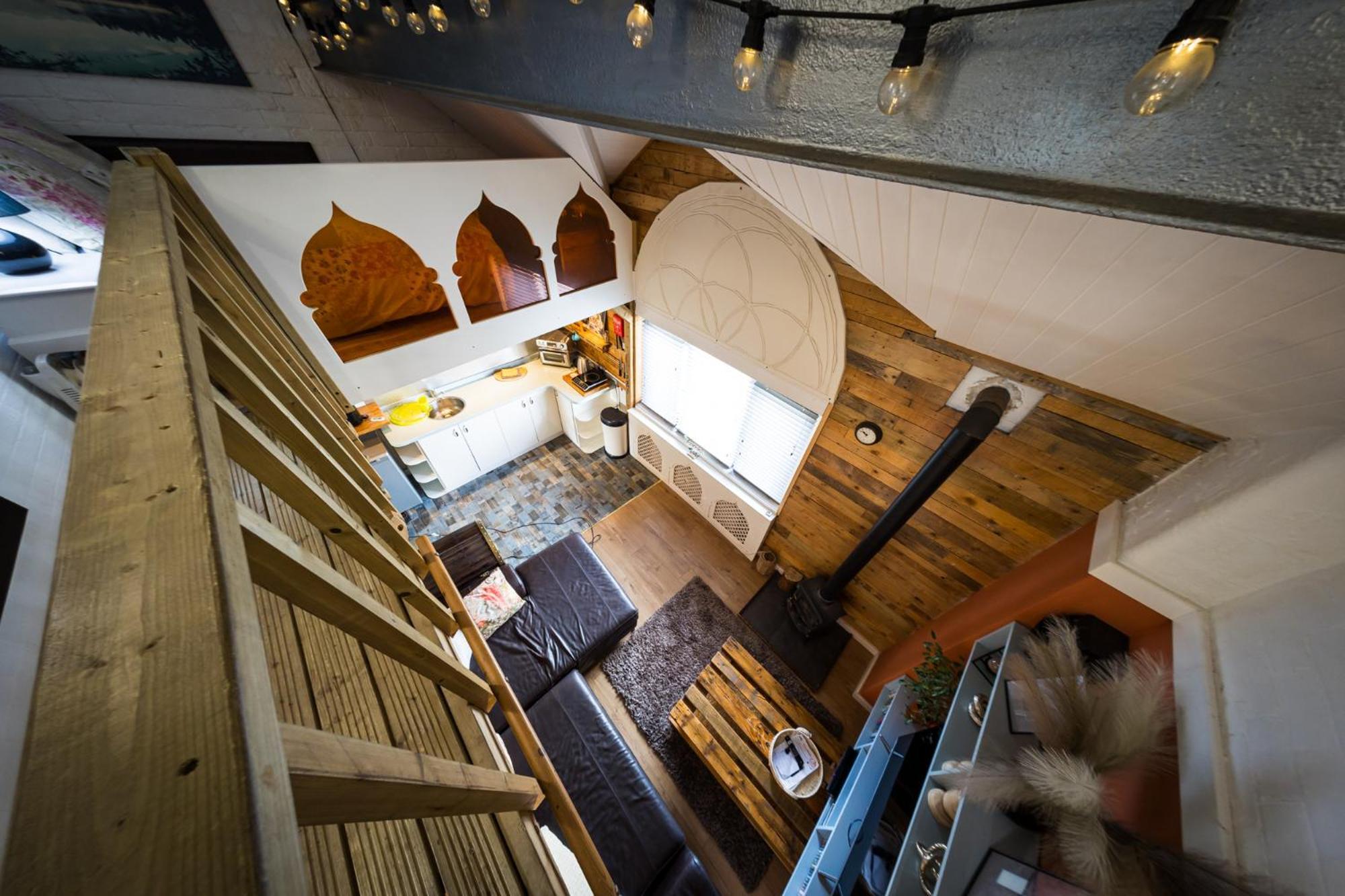 2 Independant Boutique One Sleeps 2 The Other Sleeps 4, Meadowhall, Arena, Free Parking Apartment Sheffield