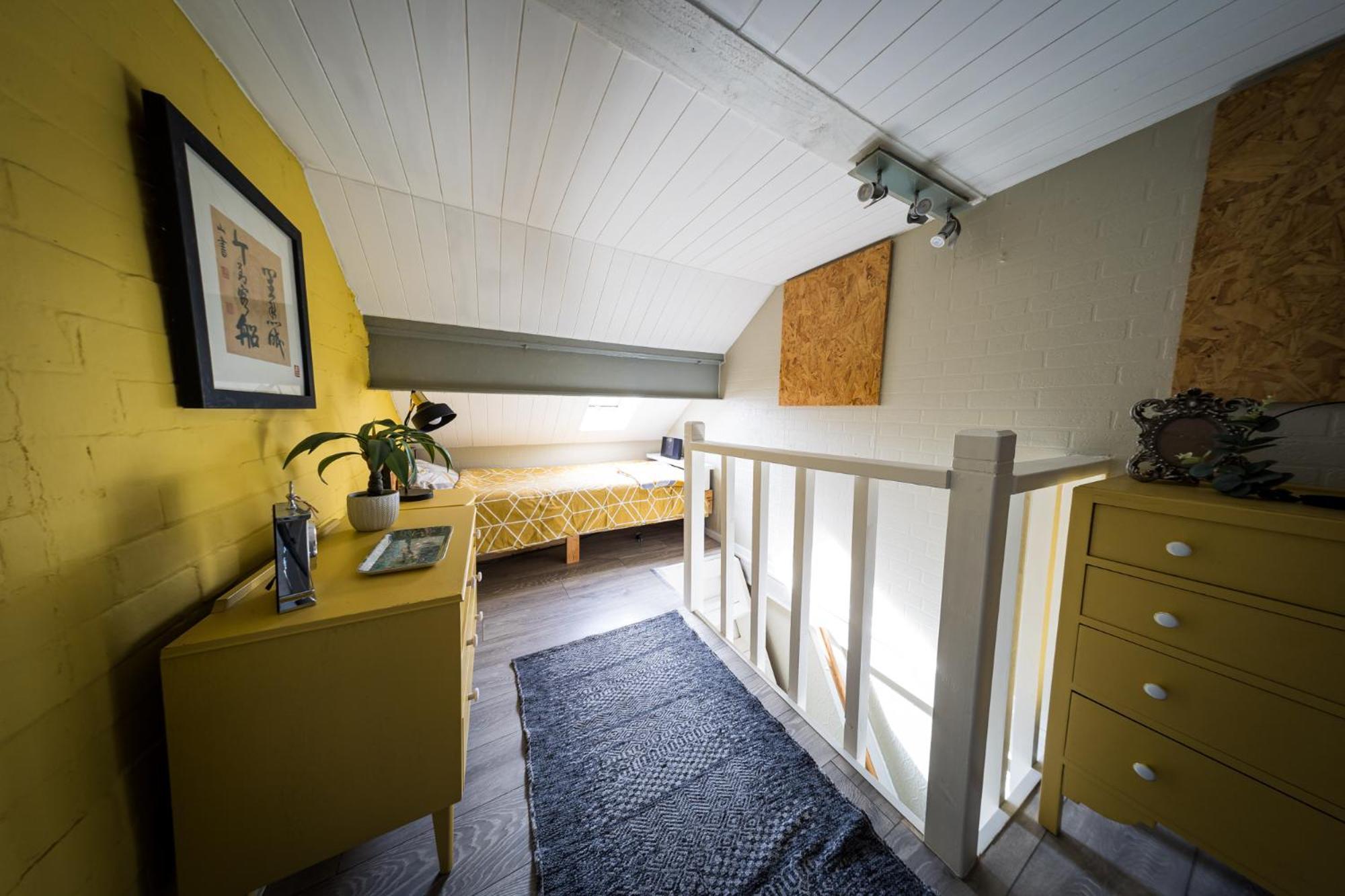 Apartment 2 Independant Boutique One Sleeps 2 The Other Sleeps 4, Meadowhall, Arena, Free Parking *