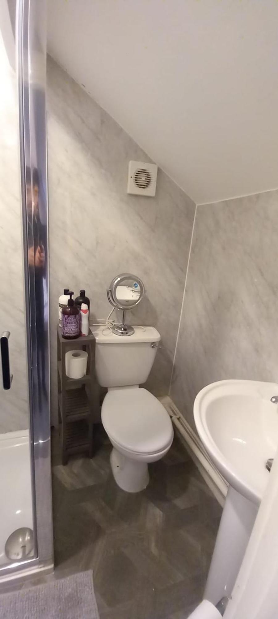 Serene Homes Sheffield, Private Ensuite Velux