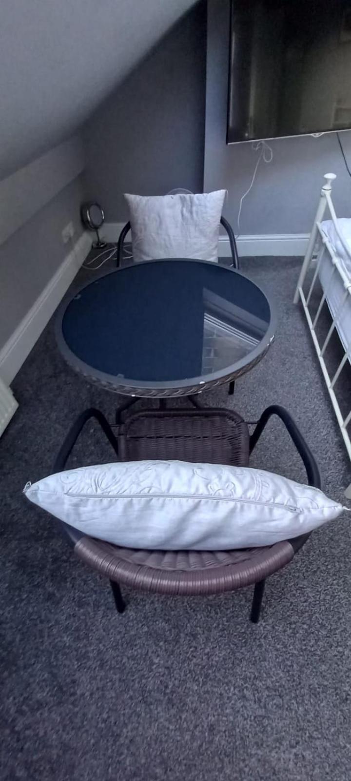 Serene Homes Sheffield, Private Ensuite Velux Homestay Sheffield