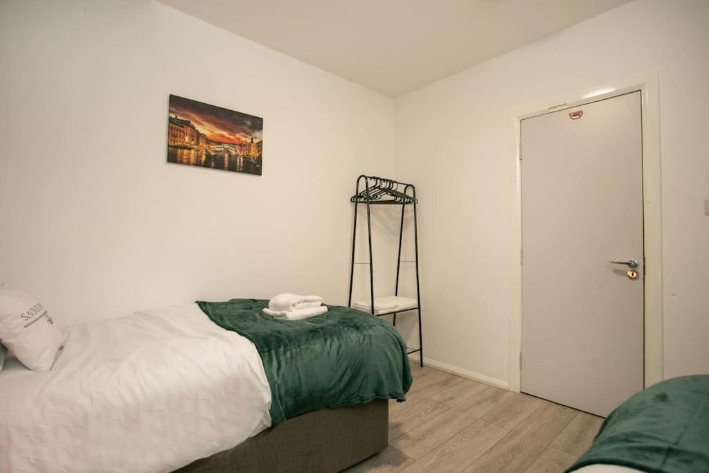 3 Bed Perfect For Contractors! Long Term Discount! Holiday home