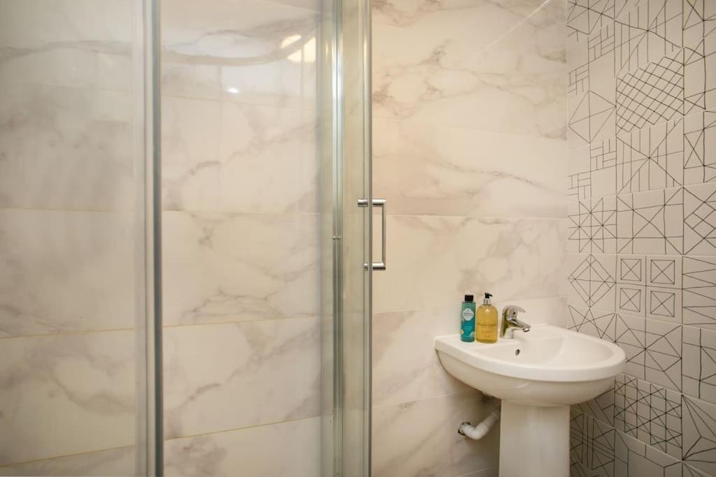 Holiday home 3 Bed Perfect For Contractors! Long Term Discount! Sheffield