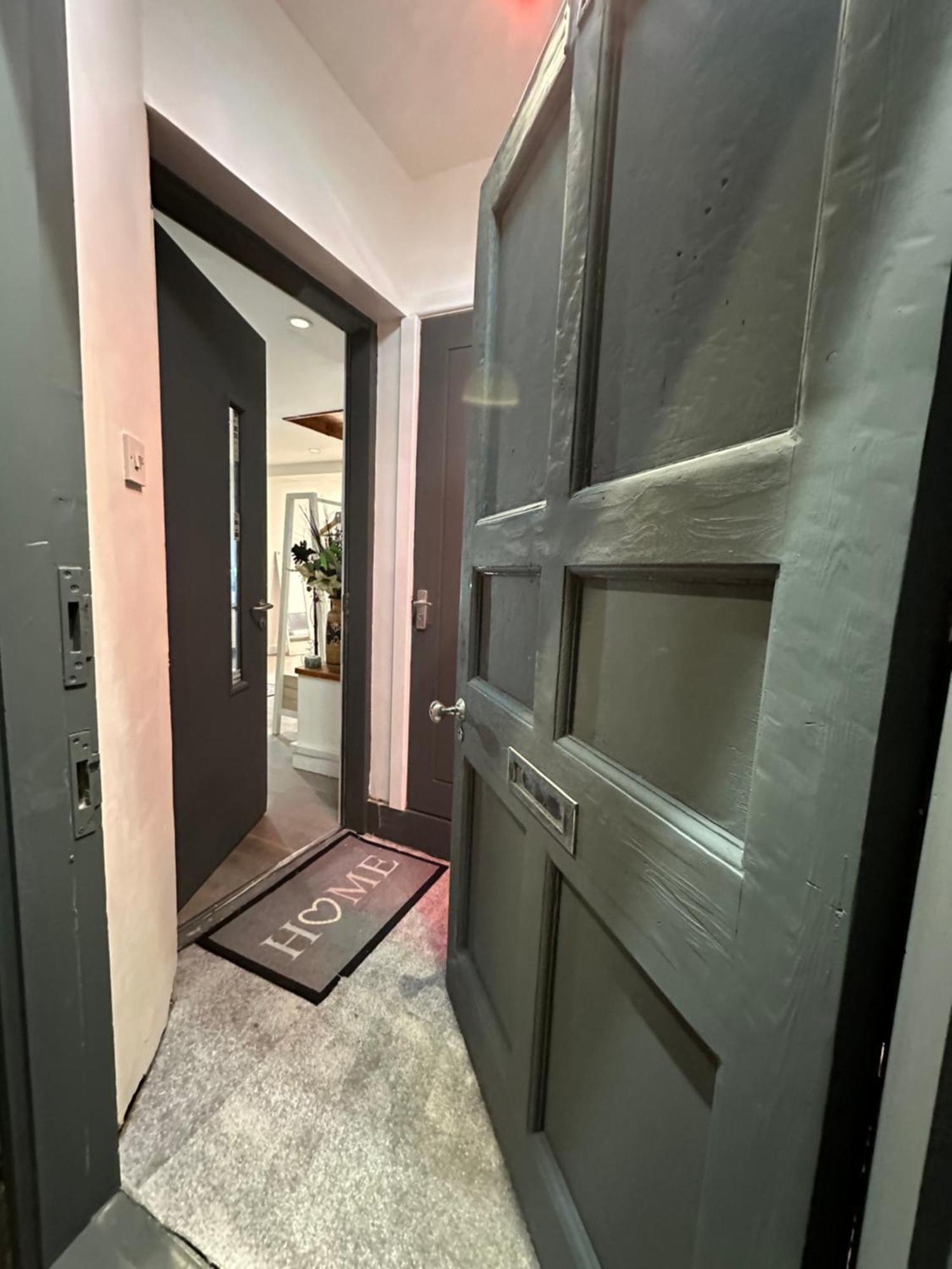 Canal, Open Space, Spotless, 2 Levels, 4pp, Free Parking, 5g Wifi Apartamento Sheffield