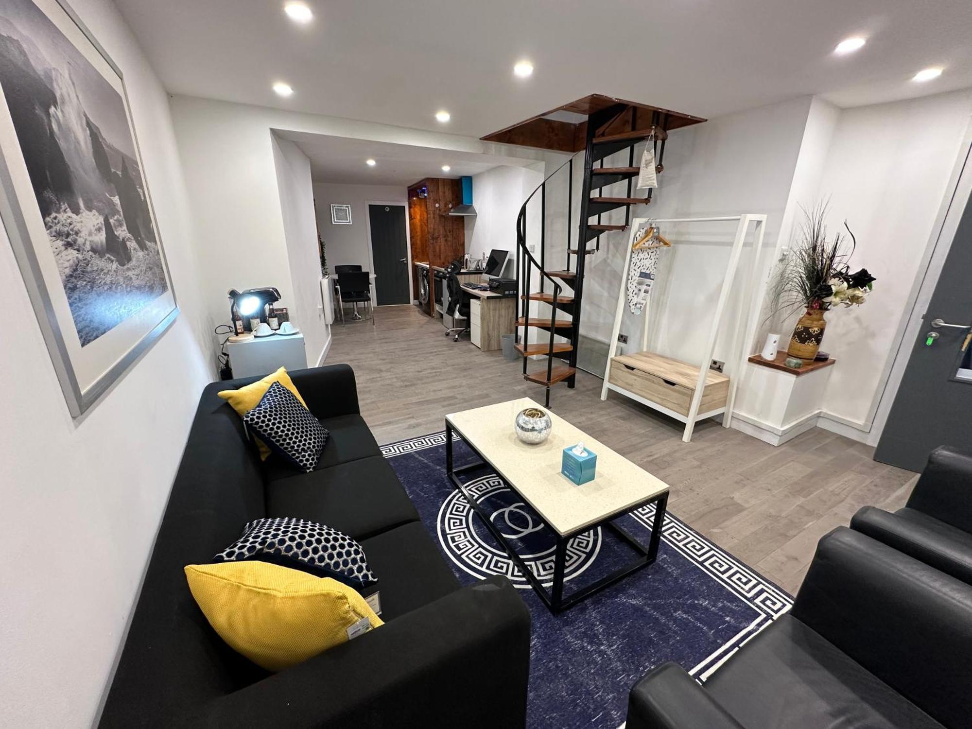 Apartamento Canal, Open Space, Spotless, 2 Levels, 4pp, Free Parking, 5g Wifi