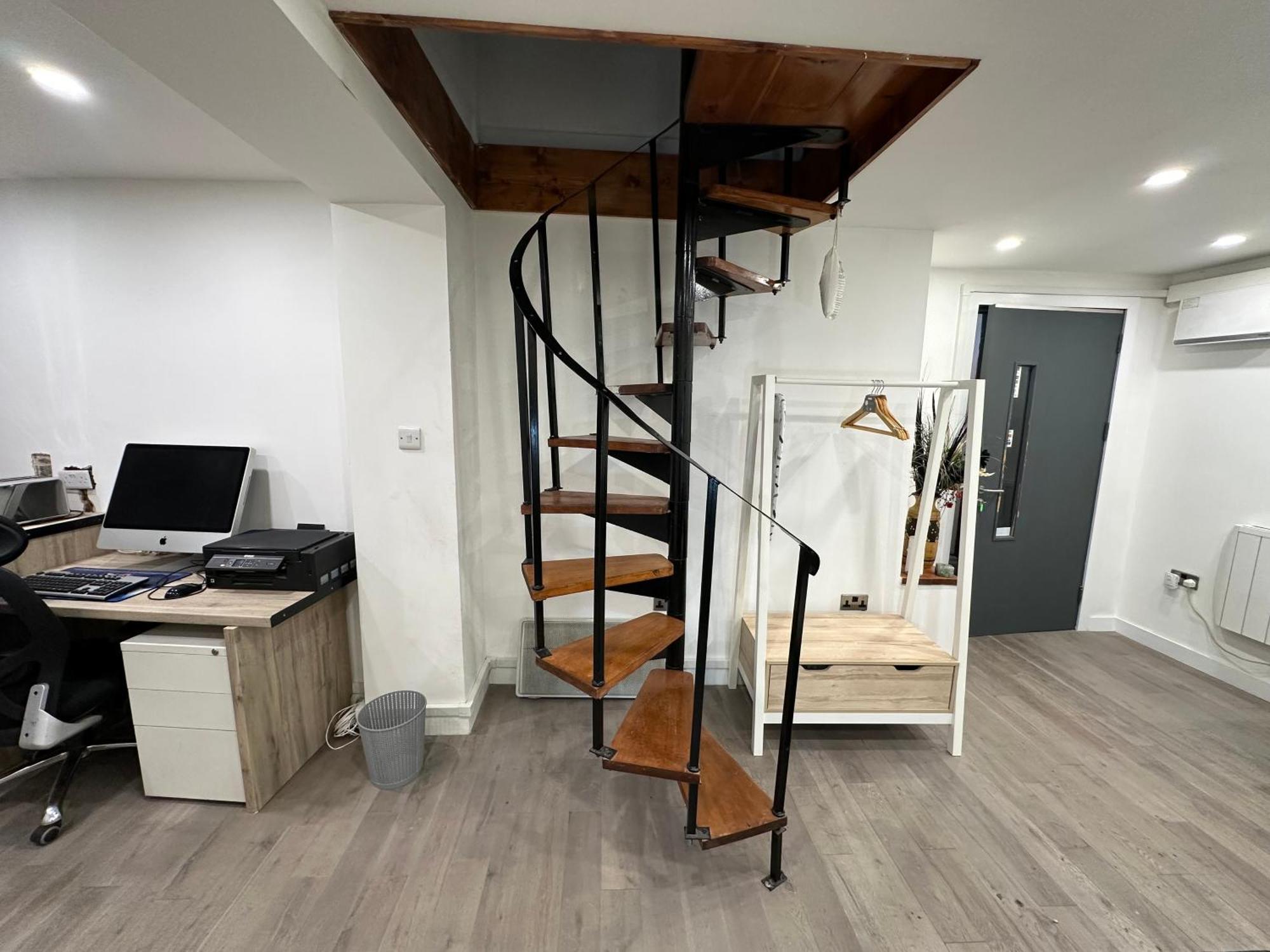 Canal, Open Space, Spotless, 2 Levels, 4pp, Free Parking, 5g Wifi * Sheffield