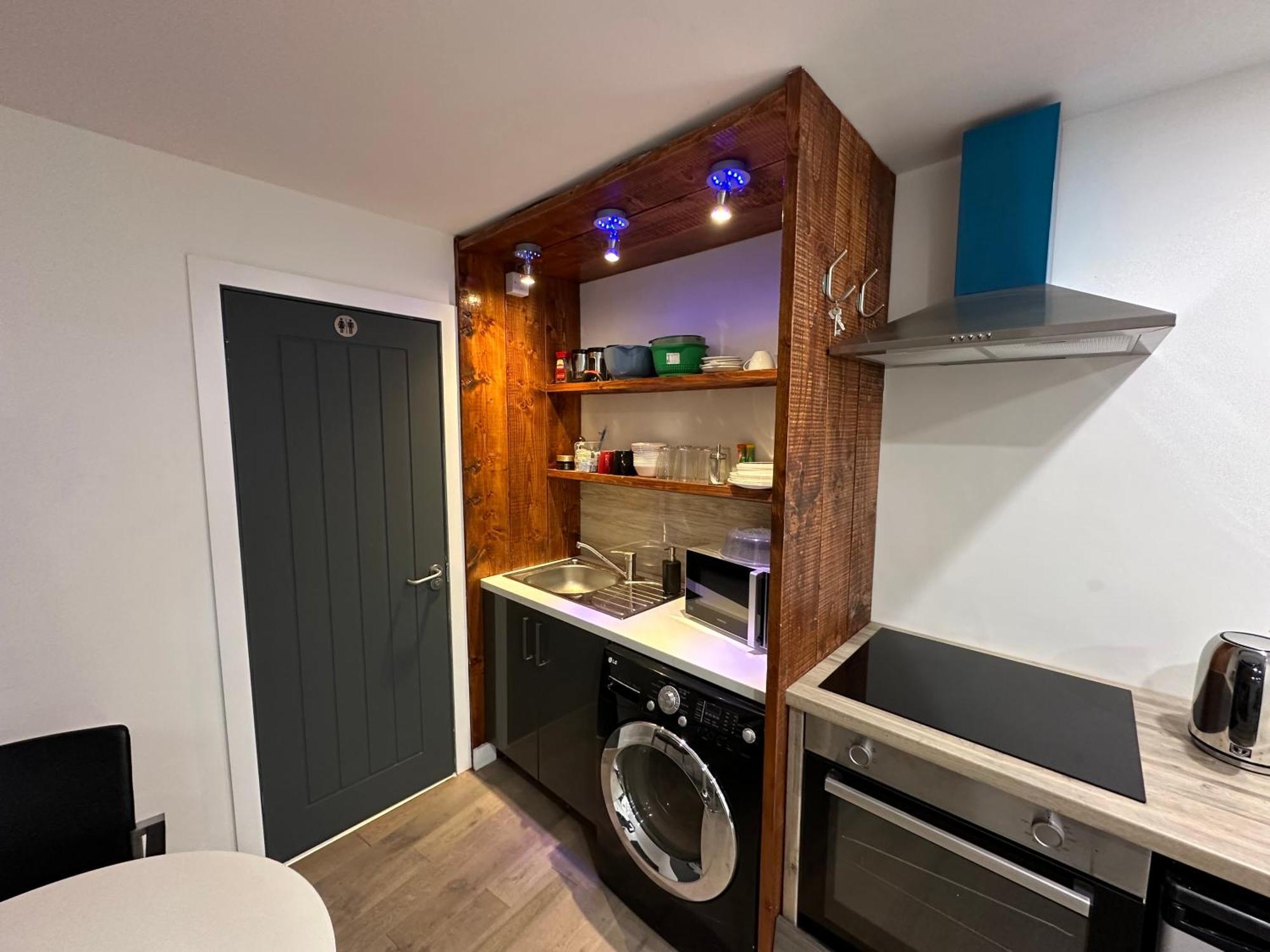 Apartamento Canal, Open Space, Spotless, 2 Levels, 4pp, Free Parking, 5g Wifi