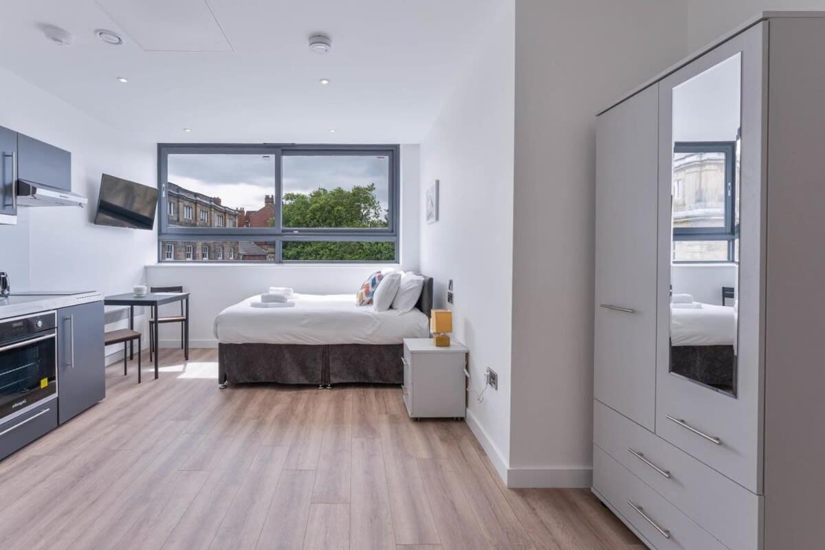 Apartment Lovely In
