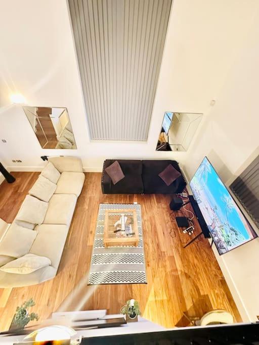 Exclusive - Very Spacious Sheffield
