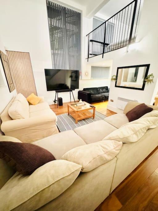 Exclusive - Very Spacious Apartment *