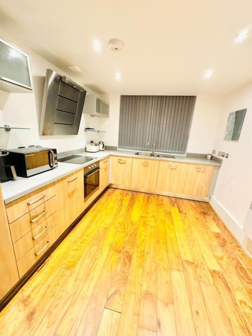 Exclusive - Very Spacious Apartment *