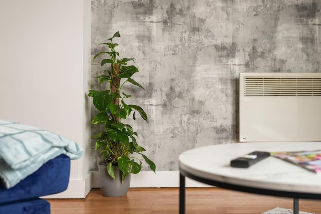 West One From With Secure Parking Apartment Sheffield