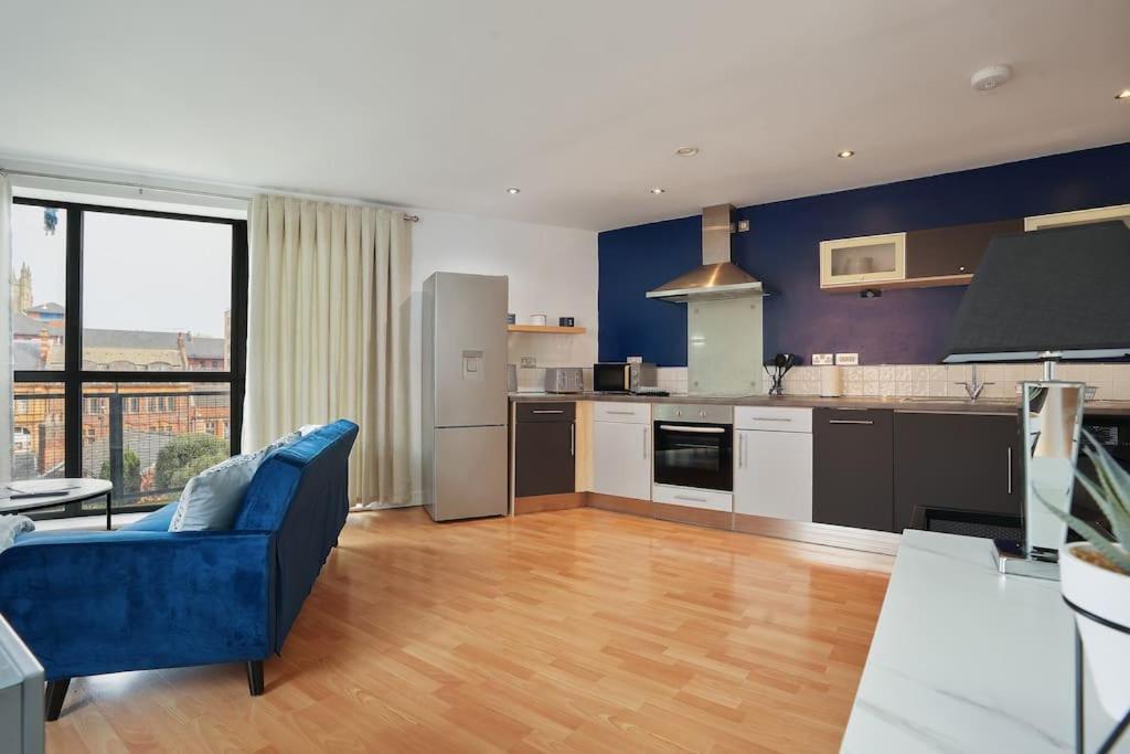 Apartment West One From With Secure Parking *