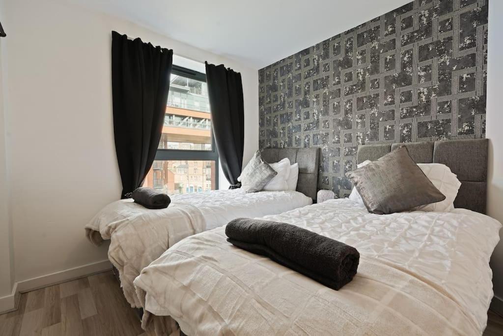 Apartment West One From With Secure Parking