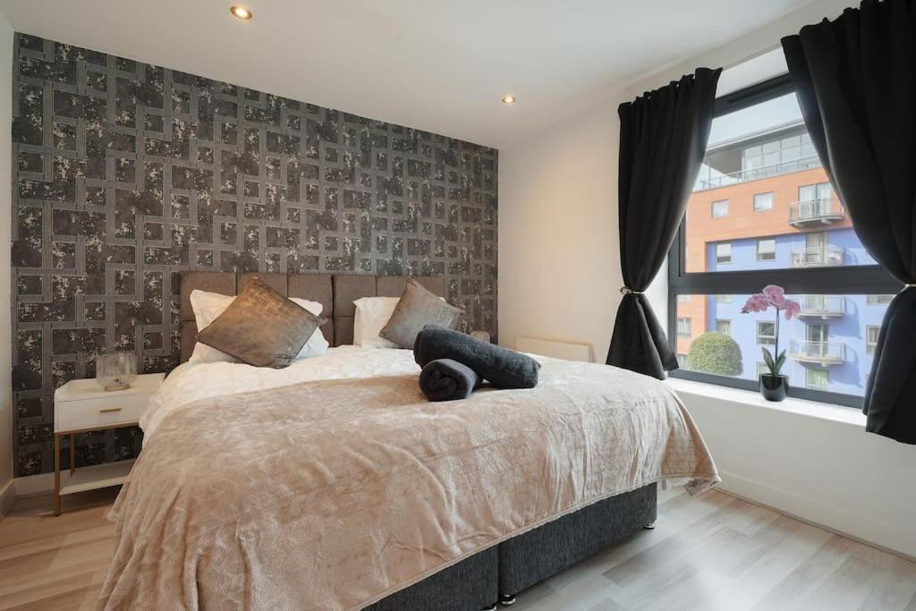 Apartment West One From With Secure Parking