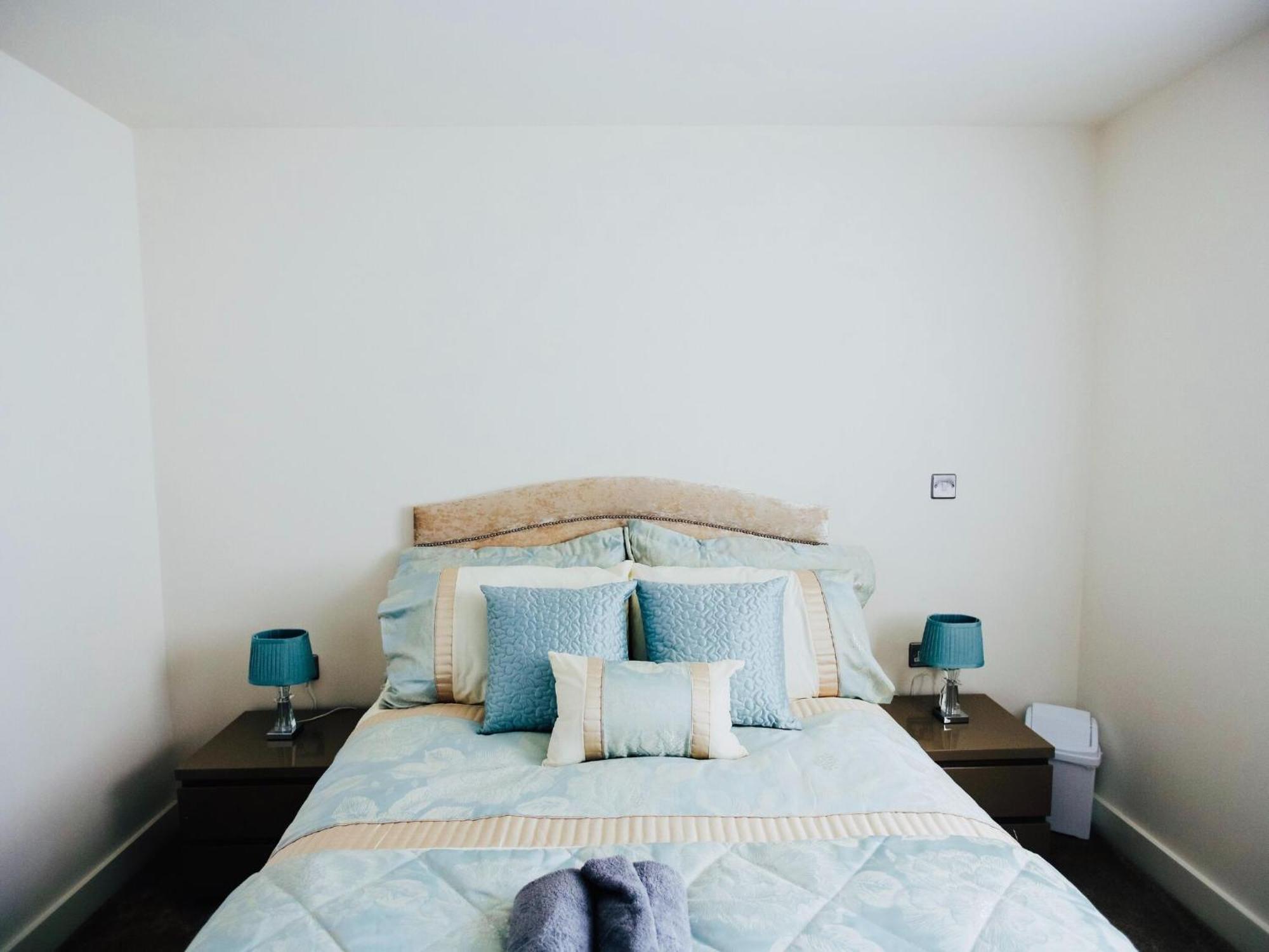 Apartment 1 And 2 Bedroom Shield House Centre