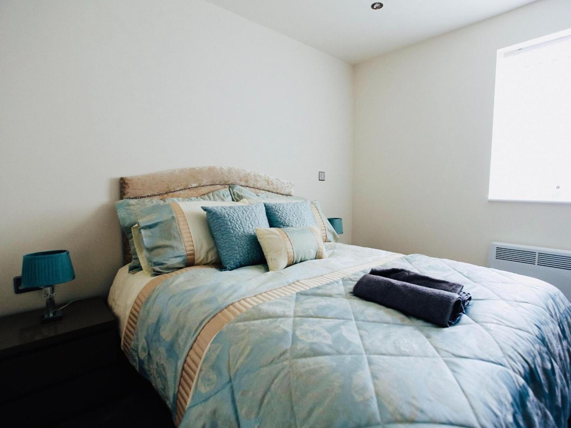 1 And 2 Bedroom Shield House Centre