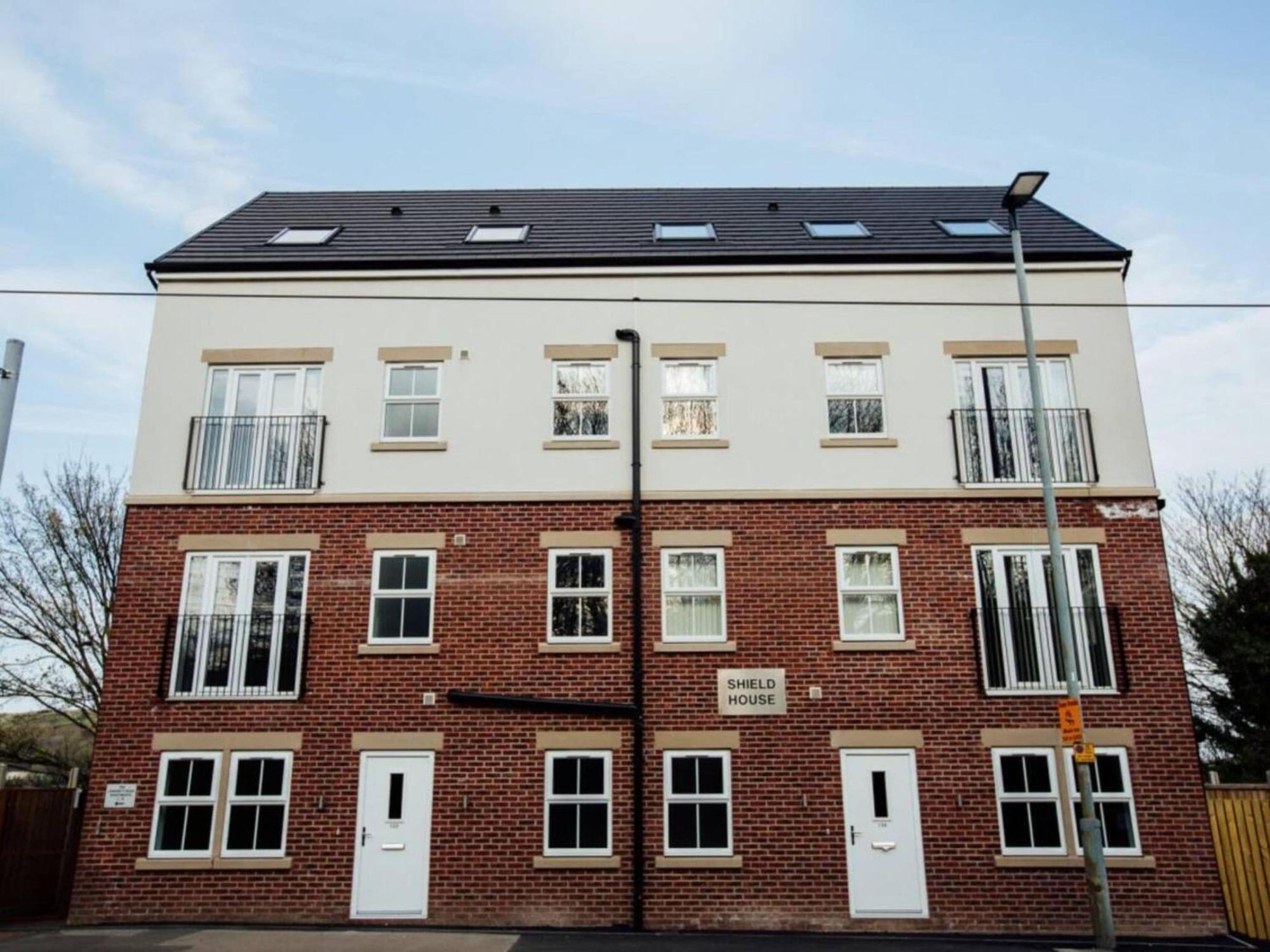1 And 2 Bedroom Shield House Centre