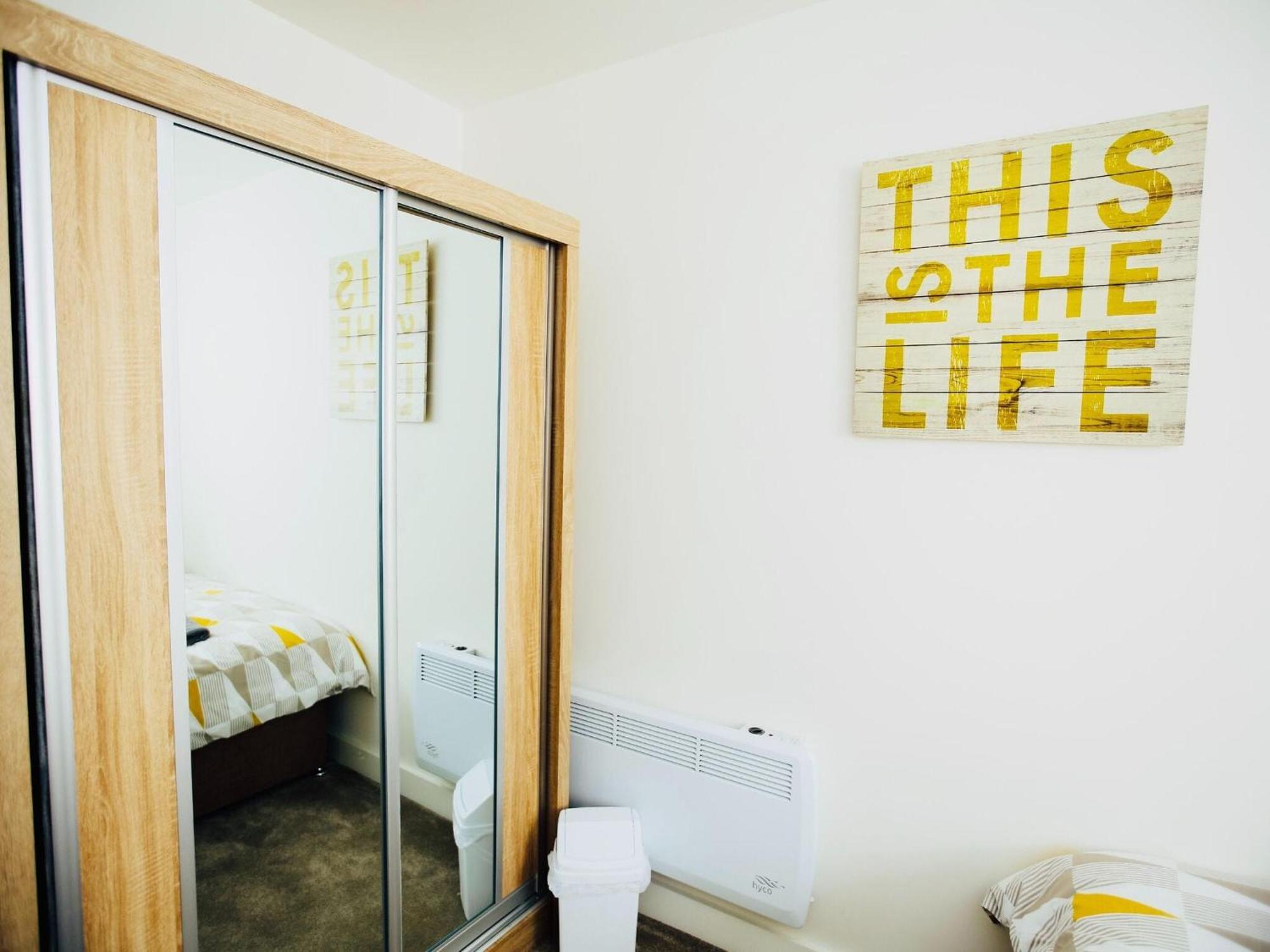 Apartment 1 And 2 Bedroom Shield House Centre *