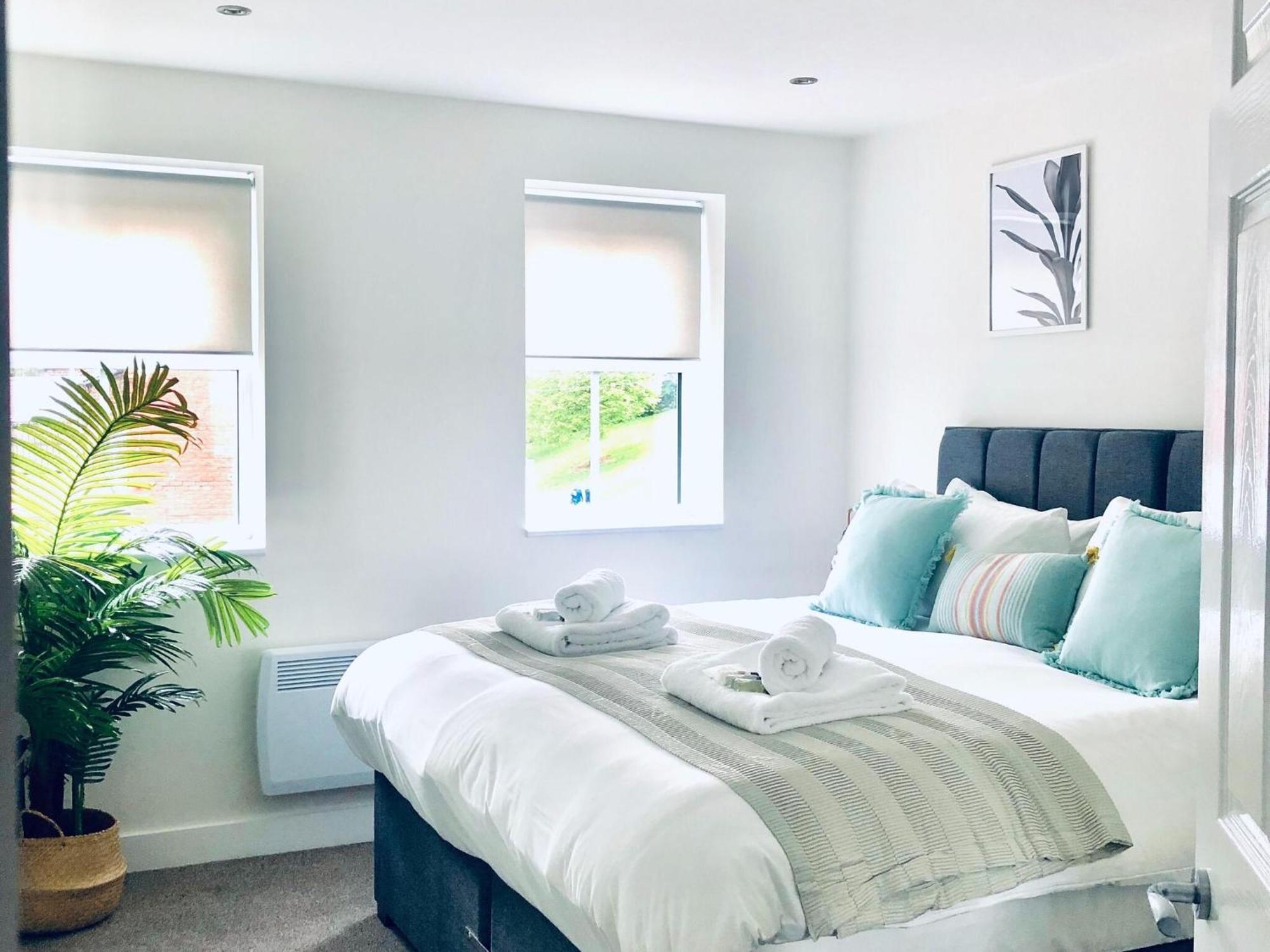 Apartment 1 And 2 Bedroom Shield House Centre *