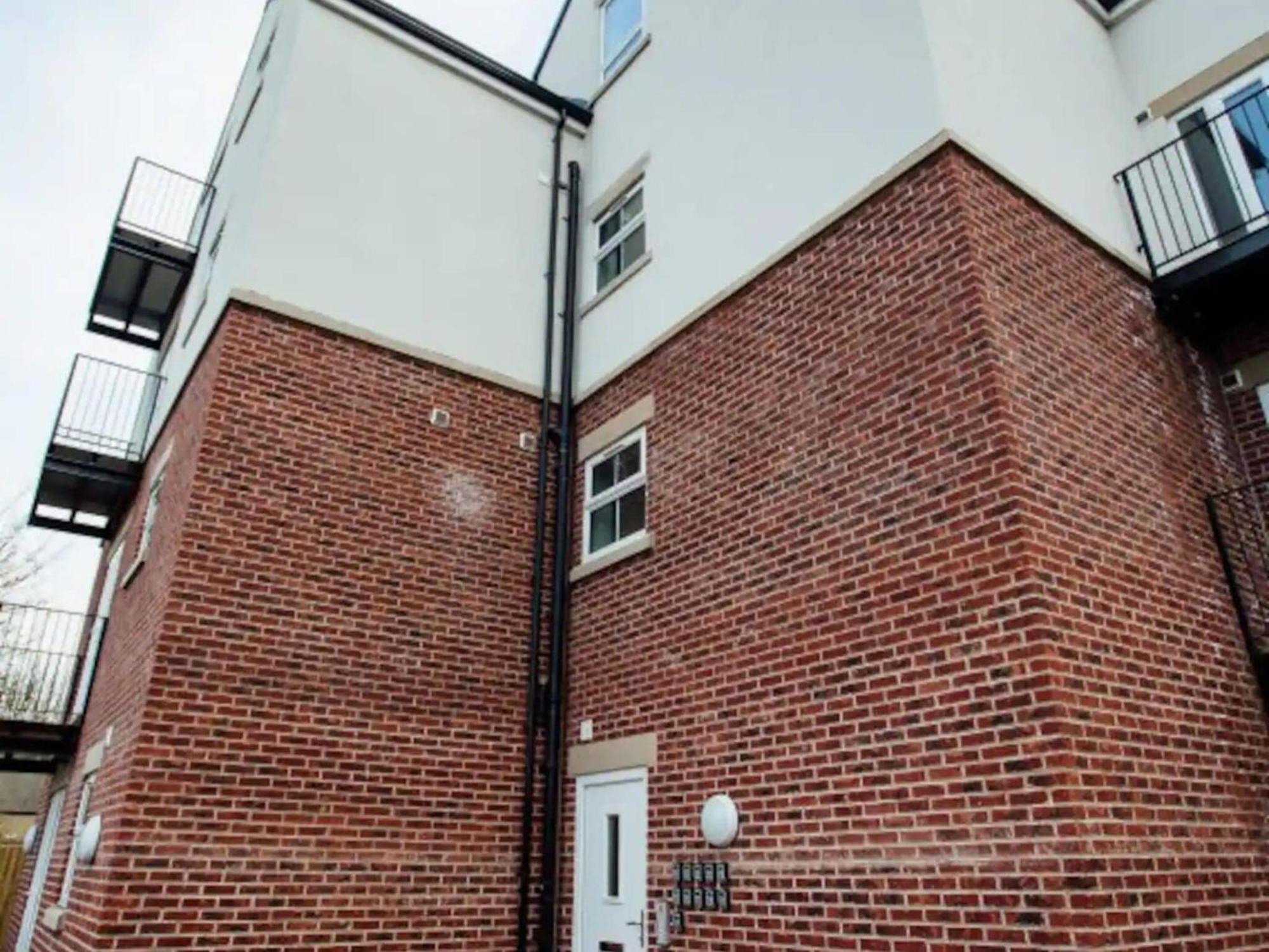 Apartment 1 And 2 Bedroom Shield House Centre *