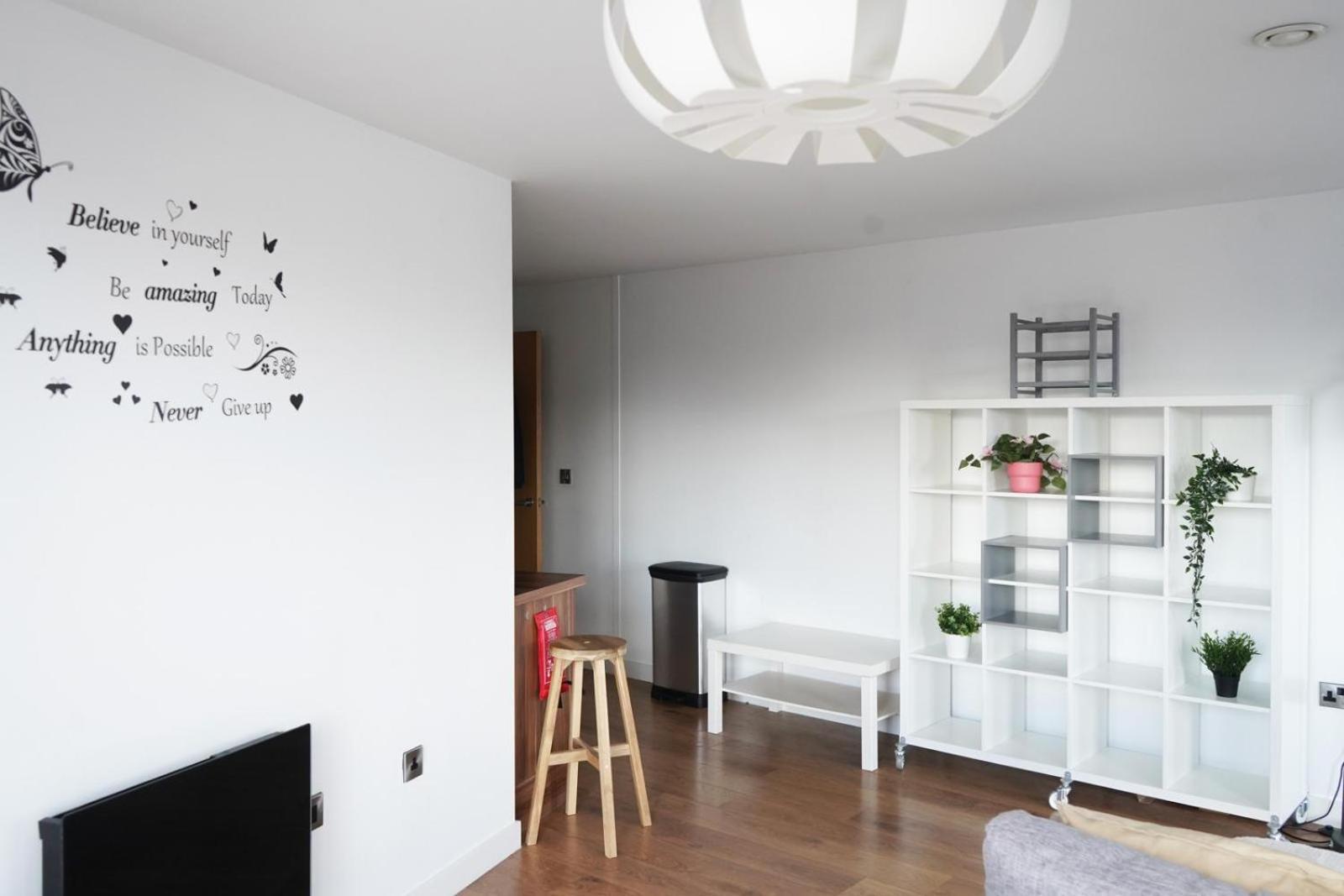 Inviting 2-bed In * Sheffield